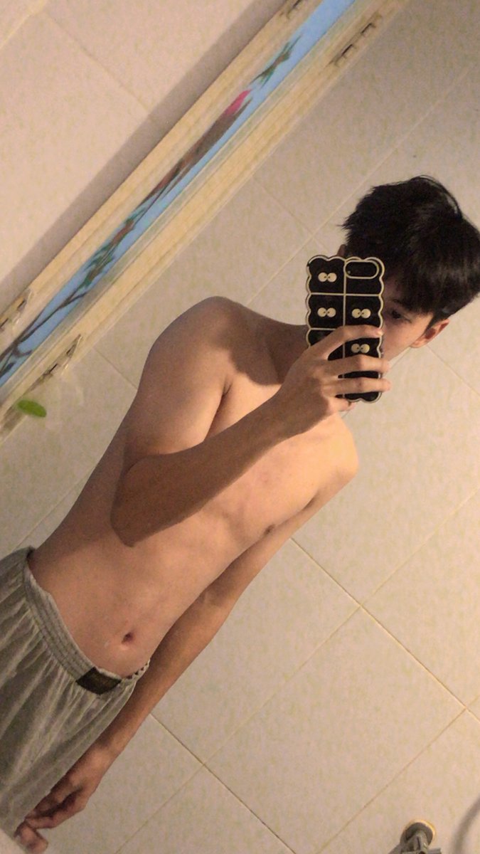Nongnon47's tweet photo. ซิกเเพคหรอไม่เหลือ เหลือเเต่วันเเพค💪🏼
#ชอบคนอ้วน https://t.co/c8uiVi4XIn