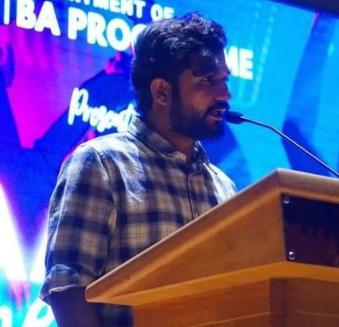 Fraternity_DU's tweet photo. Prof.Samarveer's death is none other than an institutional murder.NEP is sucking the blood of students and professors alike.We deserve a better life.Rise in Rage against Institutional Murder.
#institutionalmurderinHinduCollege
#UniversityofDelhi #rollbackNEP #stopadhocexpulsion https://t.co/HJZYYo1t2a