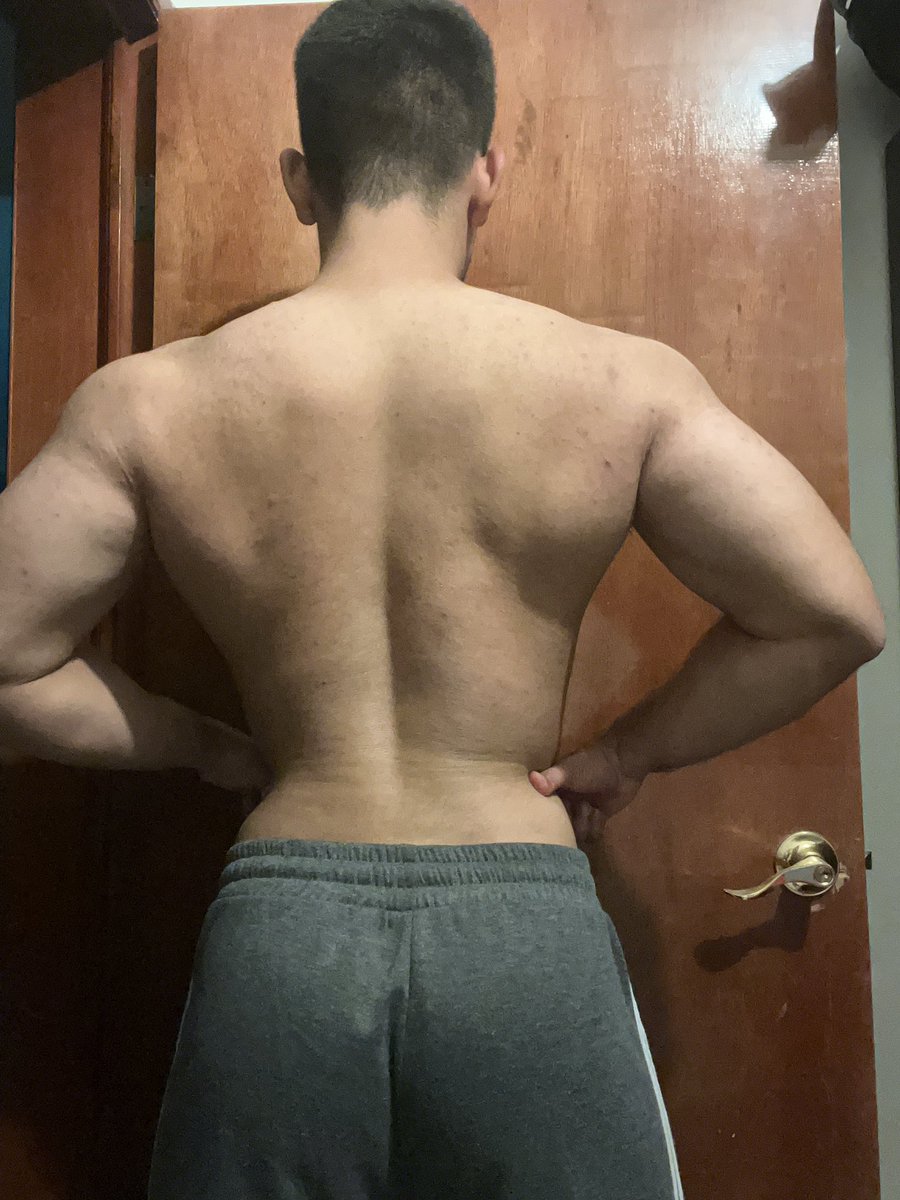 KevinLoera06's tweet photo. Día de espalda 💪🏻 https://t.co/8D3Vs7LeeH