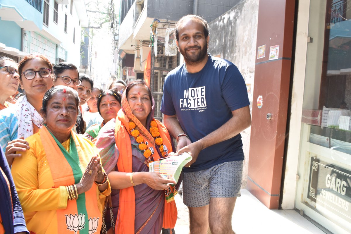 Indirasingh_Bjp's tweet photo. मिशन कमल निशान कमल 
#जनसंपर्क_2023
दिनांक 26-04-2023 को नगर पालिका #बिजनौर के एसडी पुरम, वर्धमान कॉलेज, इमलिया हाउस स्टेशन रोड पर जनसम्पर्क किया साथ ही जनमानस से बिजनौर में भाजपा #नगर_पालिका_परिषद अध्यक्ष बनाने की अपील की।
 #इंदिरा_जी_को_जीतना_है #नगर_पालिका_परिषद #प्रत्याशी https://t.co/fLLKgJ5Aab
