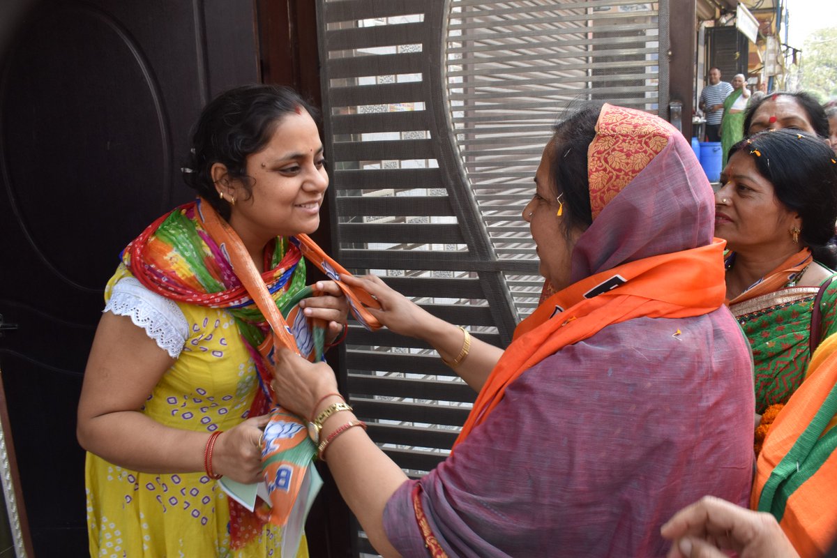Indirasingh_Bjp's tweet photo. मिशन कमल निशान कमल 
#जनसंपर्क_2023
दिनांक 26-04-2023 को नगर पालिका #बिजनौर के एसडी पुरम, वर्धमान कॉलेज, इमलिया हाउस स्टेशन रोड पर जनसम्पर्क किया साथ ही जनमानस से बिजनौर में भाजपा #नगर_पालिका_परिषद अध्यक्ष बनाने की अपील की।
 #इंदिरा_जी_को_जीतना_है #नगर_पालिका_परिषद #प्रत्याशी https://t.co/fLLKgJ5Aab