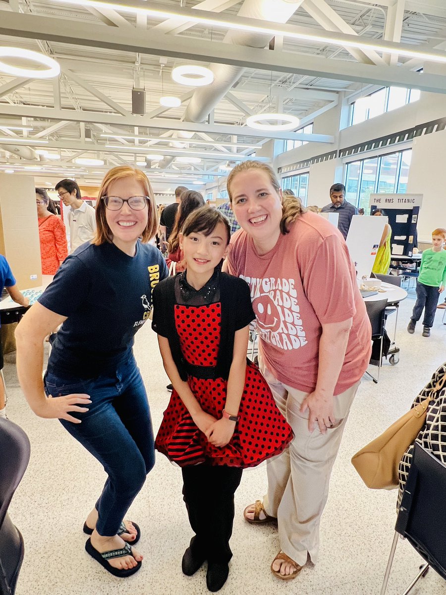 HTCharlotteChen's tweet photo. A star just started! So proud of her working hard in ISP and present it confident to people tonight.  Thanks to @BCE_BlueJays TAG teachers and @TheMaybaum for supporting and guiding her always. 
#RRISDTAGISPshowcase https://t.co/HCAtQLp9K1