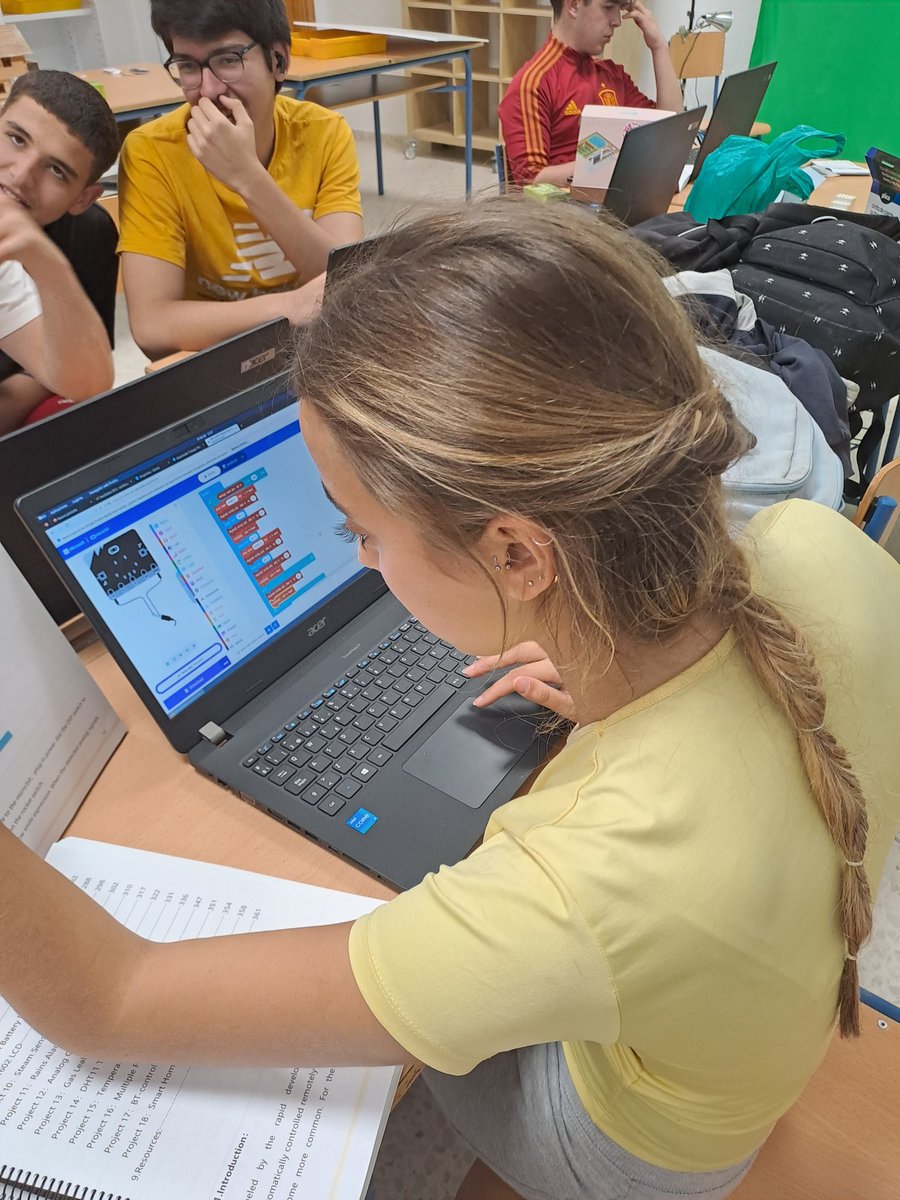 tecnojuanfran's tweet photo. #andaluciasemueveconeuropa
Con situaciones de aprendizaje aplicando sensores, actuadores, controladores, programación, fenómenos físicos, biológicos y su historia aplicada en educación. @espartinas @EducaAnd @CienciaGob @cepcastilleja https://t.co/BeBP4ERHfM