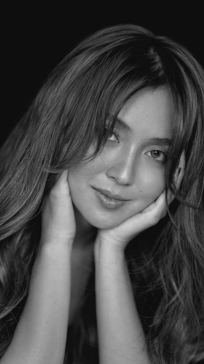 phtvandfilmupd's tweet image. Petersen Vargas’ upcoming dark-comedy ‘A Very Good Girl’ will begin filming on May until June 2023

The film stars Kathryn Bernardo and Dolly De Leon as self-made businesswomen with an eat-the-rich concept from the perspective of Bernardo.