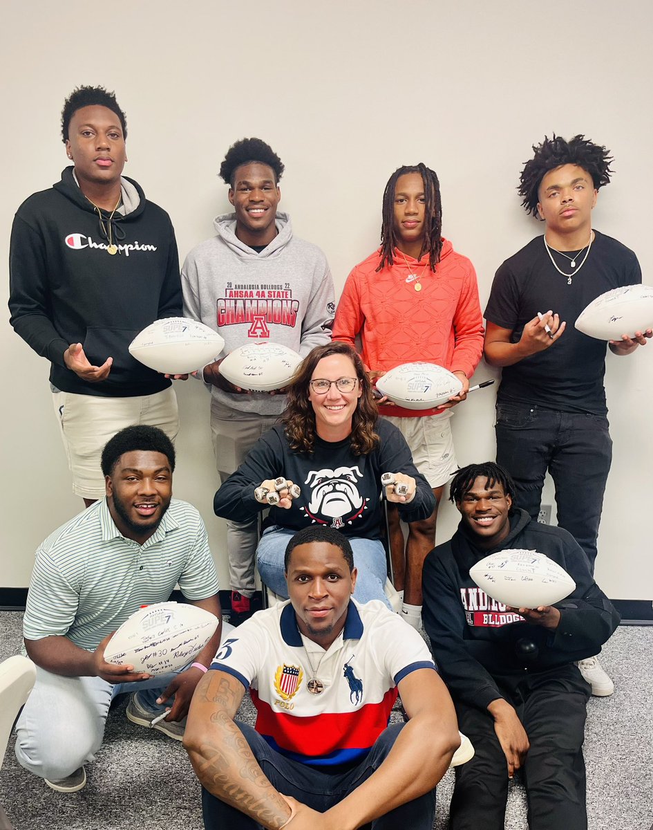 kaden_denson's tweet photo. Had a great senior season with these boy’s. I’m miss y’all. ❄️❄️@AndyBulldogsFB https://t.co/lK02O2Tcyq