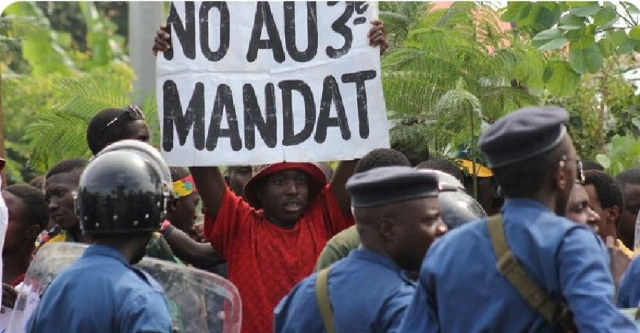 NiyongereArmel's tweet photo. Je rends hommage aux citoyens du #Burundi tués lors de la manifestation pacifique pour la légalité constitutionnelle en 2015. Tous les crimes commis ne resteront pas impunis et leurs auteurs &amp; complices répondront un jour devant la justice. Nous ne lâcherons rien. https://t.co/2DYMy7B5xh