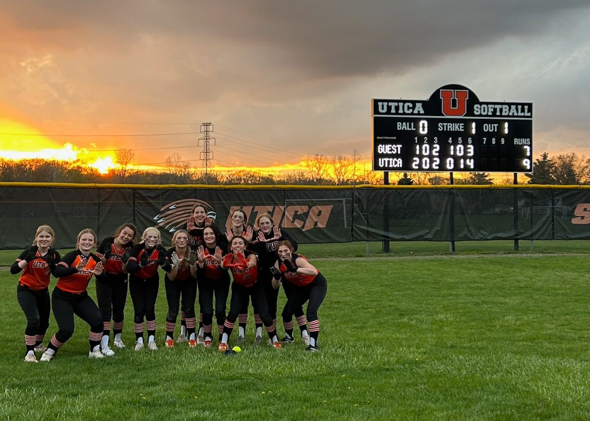 UticaHSSoftball tweet media