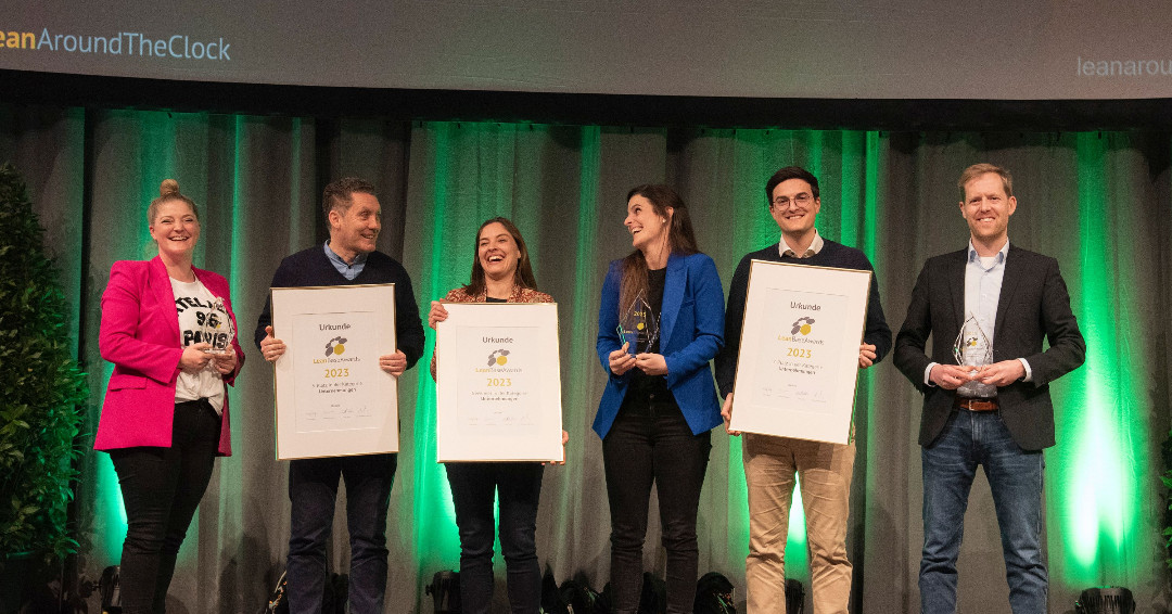 LeanKnowledge's tweet photo. Der #LeanBaseAward ist erst 2 Jahre alt und hat sich schon etabliert – beim diesjährigen #LeanAroundTheClock zeigte sich erneut, wie wichtig #Lean #Management für Unternehmen aller Größenordnungen ist. Hier https://t.co/WX2gKJHTMz die Stimmen der Gewinner. https://t.co/8RVRNV8VA7