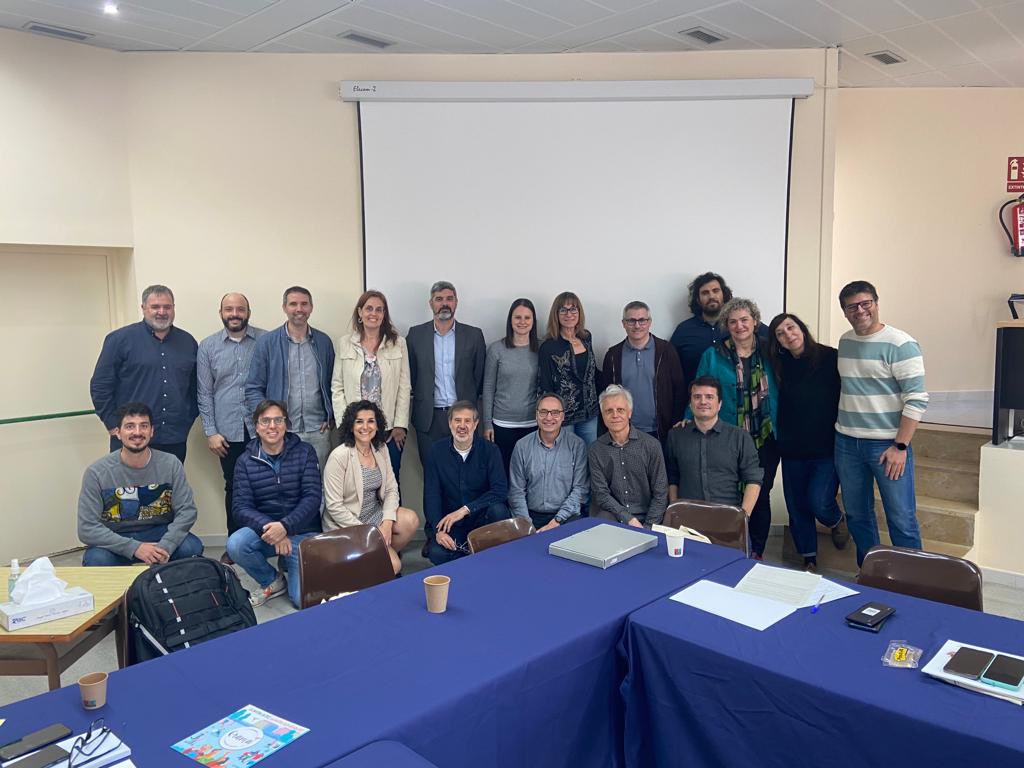 Va ser un plaer compartir reflexions i comentaris al voltant de les monedes complementaries d'impuls municipal a la jornada de treball intermunicipal celebrada a Vilanova. Gràcies per l'excel.lent organització i companyia <a href="/augustcorrons/">August Corrons</a> <a href="/carlesanson/">Carles Anson Massich</a> <a href="/observatoriomc_/">Observatori de la Moneda Complementària</a> <a href="/diba/">Diputació de Barcelona</a>