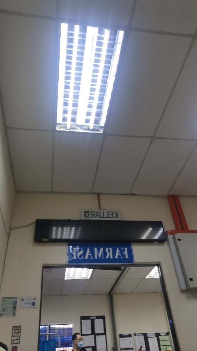 Tunggu ubat berejam2. Asal clinic kerajaan je kena lama2. Kenapa ek? Kenapa? Can someone explain? Kalau ramai i faham. Ni tak pun.