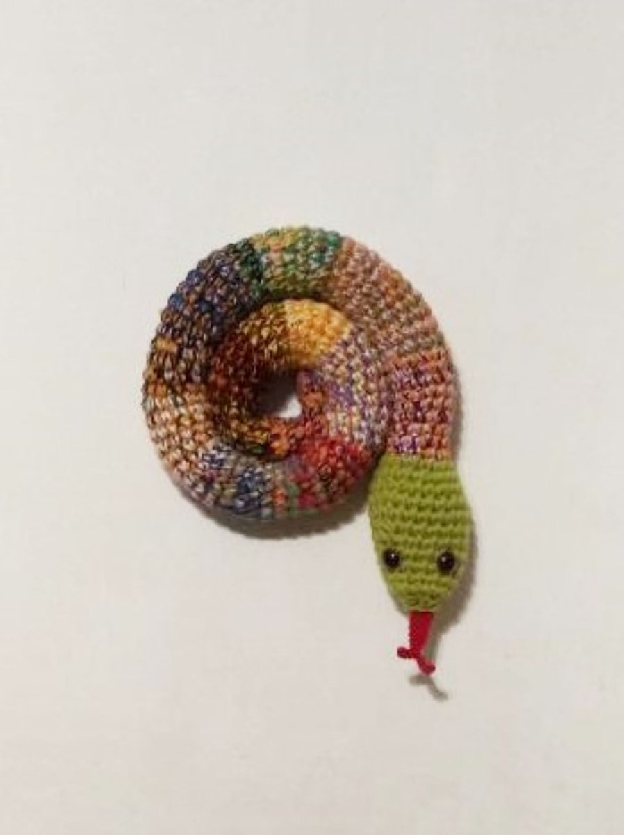 debscrochet's tweet photo. Thanks for the kind words! ★★★★★ "This snake is just awesome! The quality and crochet itself is so impressive! Shipping was fast, and the snake looks exactly like its photo on Etsy." Greer M. https://t.co/Ab9WWWMYa6 #etsy #entryway #draftdoorstop #doorsnake #crocheteds https://t.co/7DNg0Oxzr9
