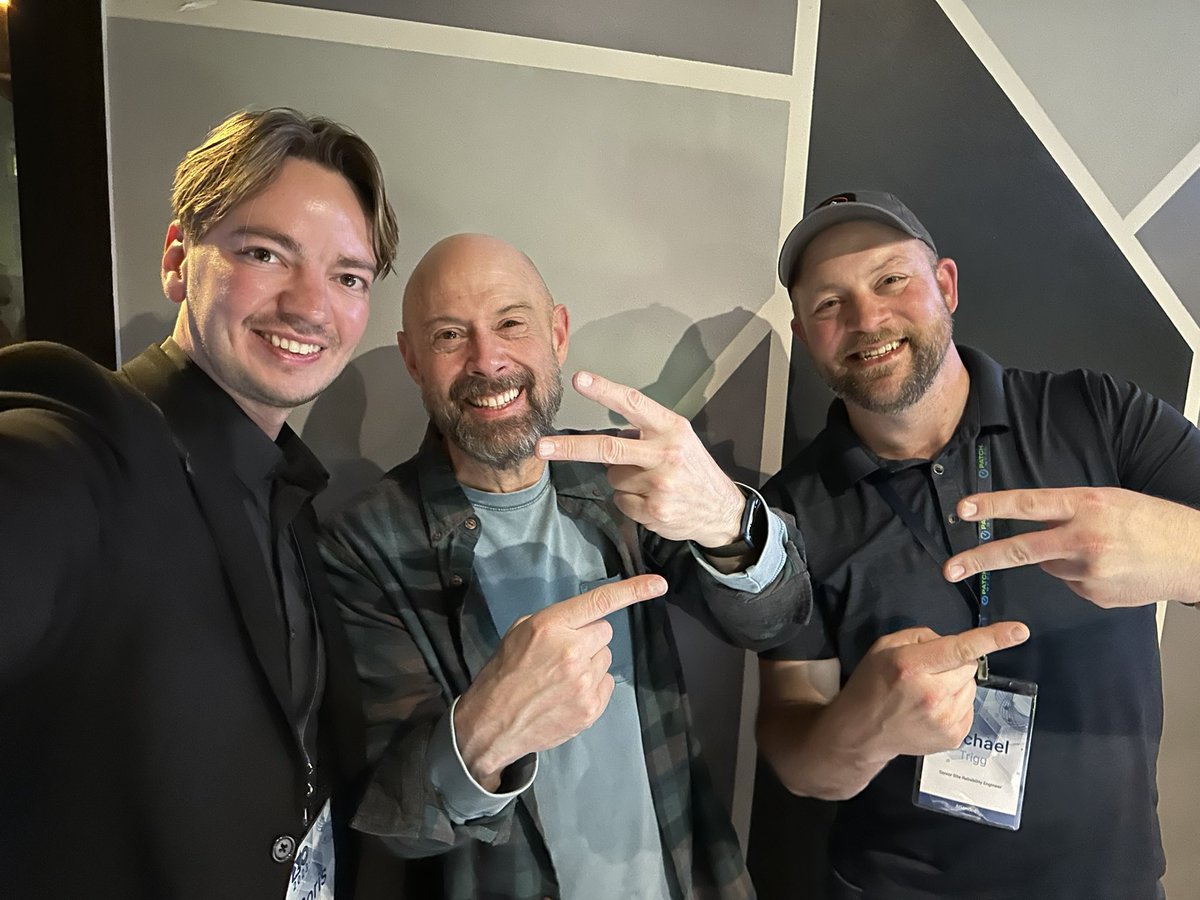 It’s not every day you get to thank one of your PowerShell Heroes in person.  <a href="/BorisUSALife/">BorisUSA</a>  and I were happy to have had a chance to express it in person — thanks again <a href="/theJasonHelmick/">Jason Helmick</a> #PSHSummit