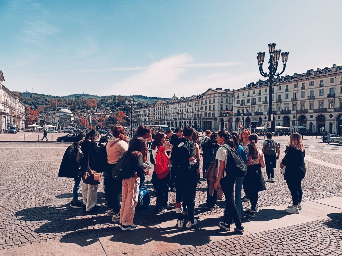 ClgEuropeBdp's tweet photo. 64 élèves de 4° et 3° en séjour à Turin depuis hier! Visite guidée, glaces et lasagnes, une très bonne 1ère journée ! https://t.co/fMzM6sHCVh