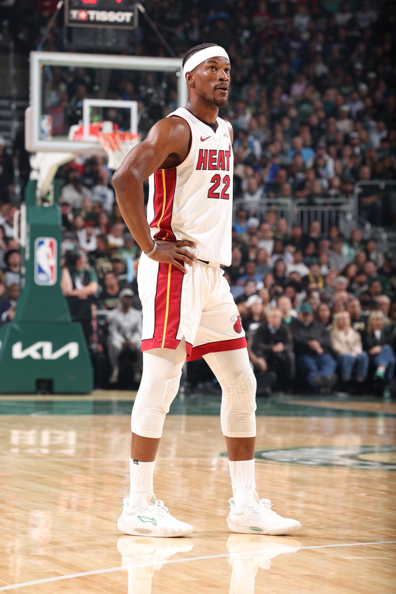 ComplexSports's tweet photo. Jimmy Butler had a series for the ages 🤯 

G1: 35 PTS | 11 ASTS | 5 REBS
G2: 25 PTS | 3 ASTS | 3 REBS
G3: 30 PTS | 4 ASTS | 5 REBS
G4: 56 PTS | 2 ASTS | 9 REBS
G5: 42 PTS | 4 ASTS | 8 REBS

HEAT KNOCKOUT THE 1-SEED BUCKS 🔥 https://t.co/zObuCRRbUs