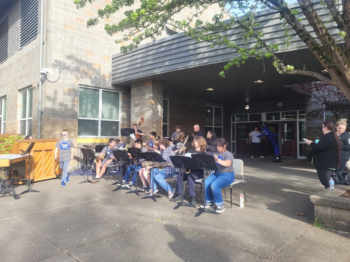 Amazing AVID Family night tonight. Thank you to all the staff and students that volunteered and all the families that came!! Big shout out to our community partners that made it possible <a href="/OnPointCU/">OnPoint Community CU</a> <a href="/salemkroc/">Kroc Center - Salem, OR</a> <a href="/UnitedWayMWV/">United Way MWV</a> Lakepointe Church, Keizer United, and The Rec!!