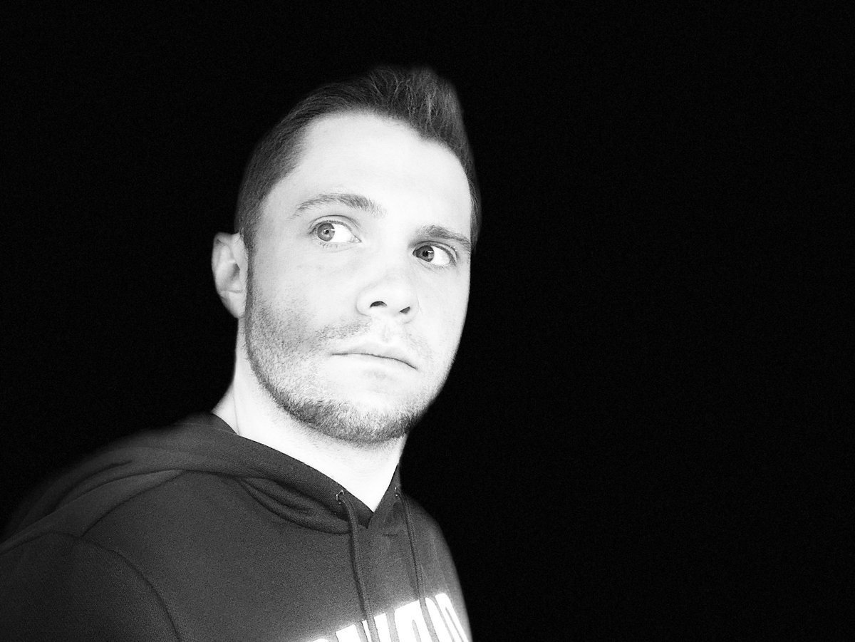 danieldingsda's tweet photo. Immer noch Langeweile 😂 https://t.co/tOjonL0Uc3