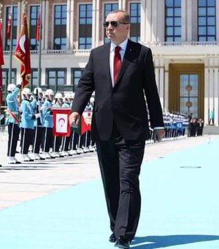 sarahArdogn's tweet photo. #اردوغان 
لا تنتظروا سقوطنا فالسقوط ليس لنا  ..فنحنُ احفاد الفاتحين العظماء.. 
و مدرسة العزة والكرامة والإباء..
ولا ننحني لأحد ولا نركع إلا لله. https://t.co/9swJBVFalc