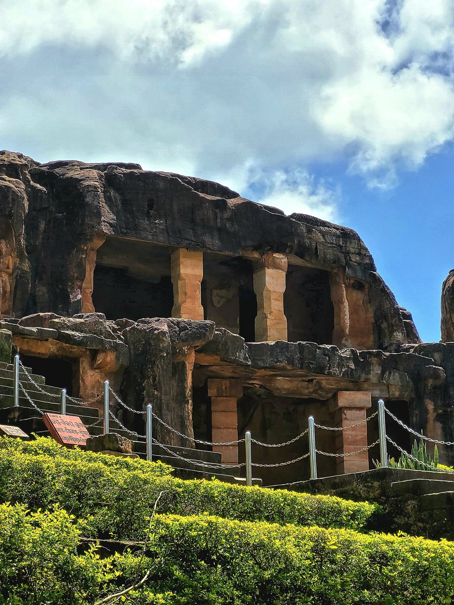 Capturing the magic of Khanda Giri and Udai Giri through my phone
.
.

Shot on S20FE 5G
.
.
#TeamGalaxy #galaxy #withGalaxy #GalaxyCreators #samsunggalaxy #natgeoyourshot #Bhubaneswar #pindleindia