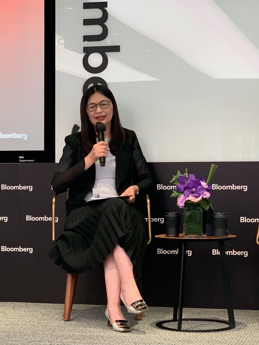 FinanceMandarin's tweet photo. Julia Leung, CEO, the Securities and Futures Commission Hong Kong speech at Bloomberg #virtualasset #esg #wealthconnect #ifc https://t.co/M1eCHLP1VZ