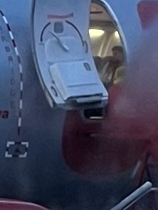 Guy from dispatch having a nice chill on the plane whilst we can’t board <a href="/jet2tweets/">Jet2tweets</a> been sat there for ages!