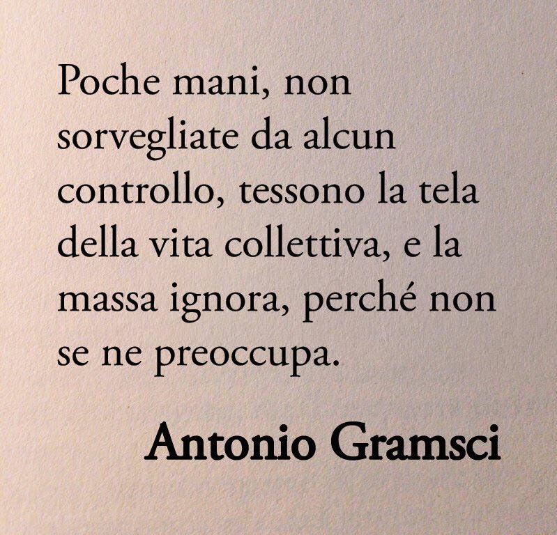 Poesiaitalia's tweet photo. La lezione di giornalismo di Antonio Gramsci. 

In una lettera datata 12 ottobre 1931, Gramsci scrive a sua cognata Tania parole che testimoniano l'indomito spirito con cui si è dedicato al giornalismo:

“Io non sono mai stato un giornalista professionista, che vende la sua penna a chi gliela paga meglio e deve continuamente mentire, perché la menzogna entra nella qualifica professionale. Sono stato giornalista liberissimo, sempre di una sola opinione e non ho mai dovuto nascondere le mie profonde convinzioni per fare piacere a dei padroni o manutengoli.”

Il 27 aprile 1937 moriva Antonio Gramsci.