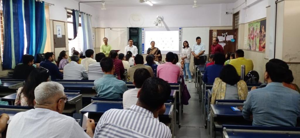 IamCJha's tweet photo. Yesterday, a five days Mission Buniyaad training session started with great enthusiasm.

Key focus on:
➡️Basic understanding Mathematics,
➡️Comprehension level understanding of Hindi &amp; English with CAMaL and TaRL approaches 

@Dir_Education @gupta_iitdelhi 
@PbpandeyB @SCERT2021 https://t.co/6oJOA64PoG
