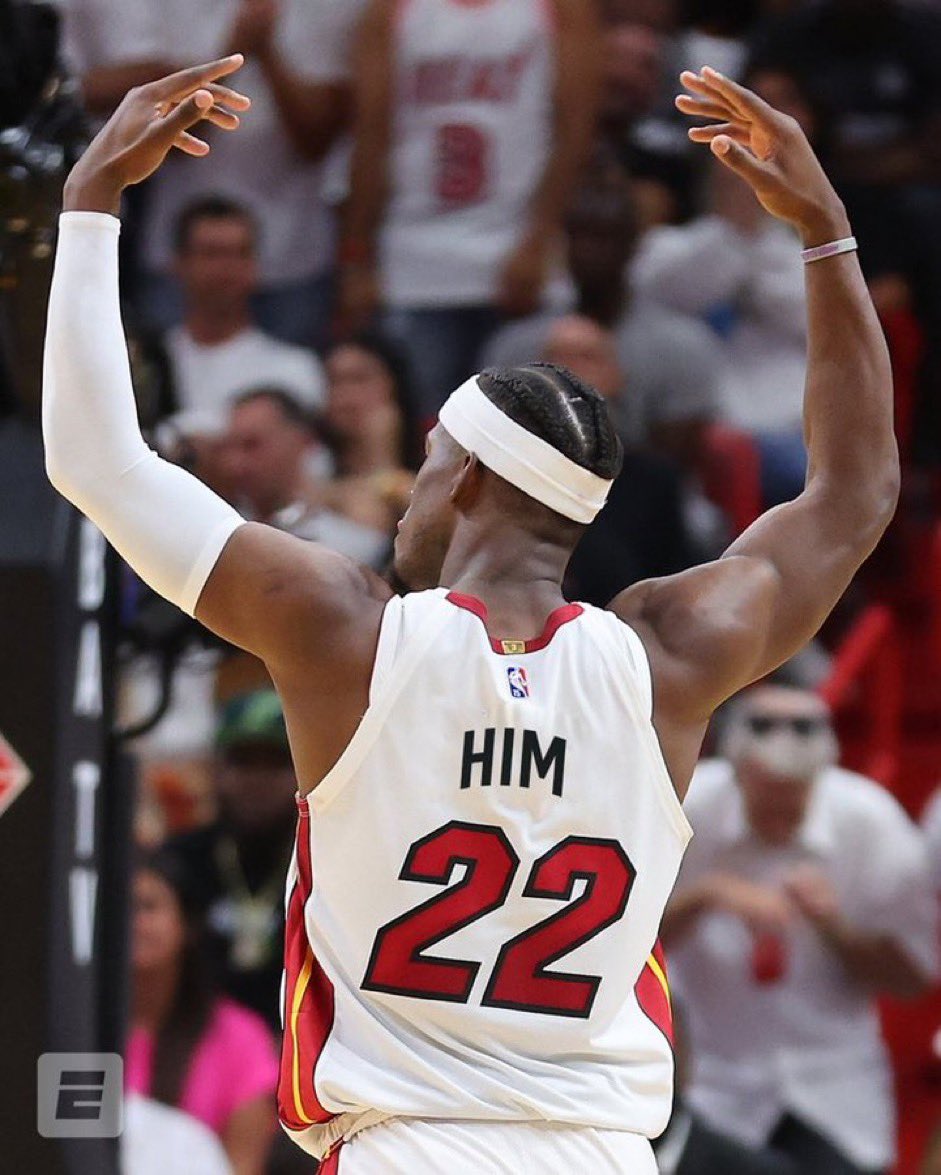 - تلعب ٨٢ مباراة وتتصدر الدوري؟ <a href="/Bucks/">Milwaukee Bucks</a> 
- انا العب ٥ مباريات و أنهي موسمك 🤫

#JimmyButler #PLAYOFFMODE