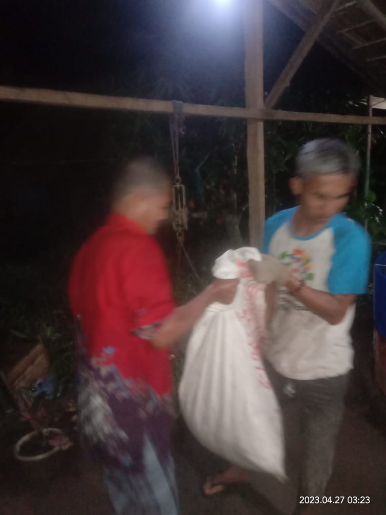 BudiantoSpi's tweet photo. Kamis (27/4/23), Budianto, Luhkan Kab. Indragiri Hilir, Pokdakan Usaha Bersama Kel.Sei Beringin, Panen Ikan Lele Bioflok, sebanyak 350 kg, size 185 gr, harga 21.000/kg
#GiatLuhkanSatminkalMedan #Inhil #Panen
@bpppmedan_brsdm 
@puslatluhkp 
@brsdm_kp
@kkpgoid https://t.co/pSlz4FBYBL