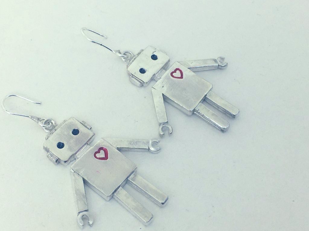 원데이클래스 안내

2-3시간 소요
정해진 디자인은 없습니다
원하시는 품목을
원하시는 디자인대로 만들어가실수 있도록
도와드리며 가르쳐드리는
하루짜리 수업입니다.