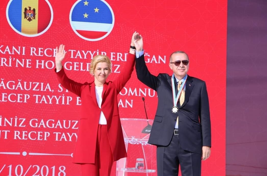 Dilerim sayın Cumhurbaşkanın Sayın Recep Tayyip Erdoganın saalıı taa hızlı doorulsun.  Ko Allah versin ona kuvet ileri dooru Türkiye halkı için, dünnedä hem bölgedä barış için çalışmaa.