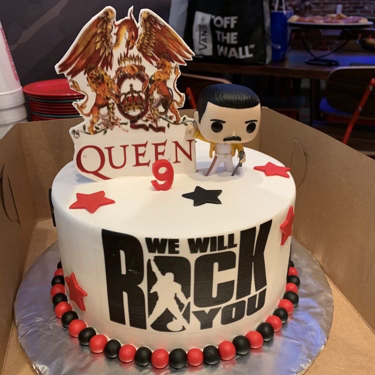 fredsladygodiva's tweet photo. QUEEN CAKE ππ
- Credit to someone π
οΌQueen οΌQueenCake https://t.co/xwVbQItc4C