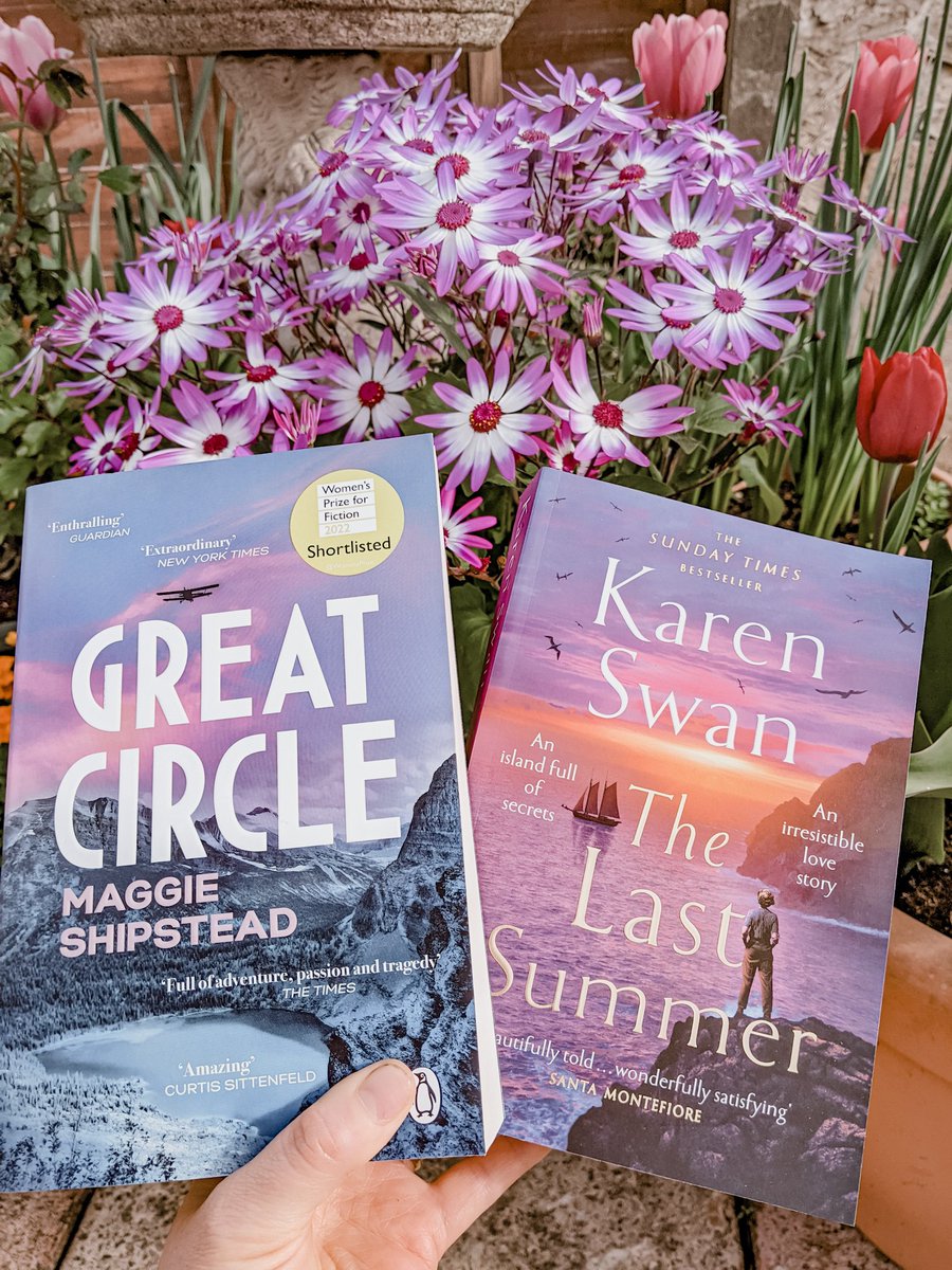 What's on the top of your tbr? 
instagram.com/p/Crhu0RBoZKx/…