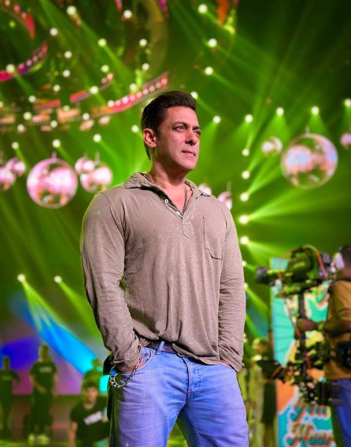 Good morning <a href="/BeingSalmanKhan/">Salman Khan</a> ❤️❤️