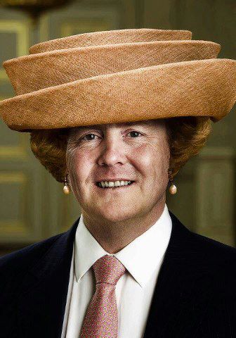 Goedemorgen Twittervrienden,

Zojuist een stevig drol gedraaid voor Willy en Wefsima en dat is het enige wat ik vandaag aan 'koningsdag' doe.

Ik wens iedereen wel een fantastische vrije dag!!
🙋‍♂️💕