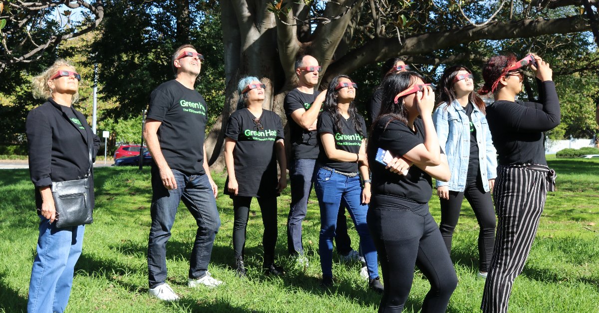 🌒 #ThrowbackThursday Did you see last week's #eclipse? The Melbourne Greenies went for a walk and caught a glimpse - very cool!