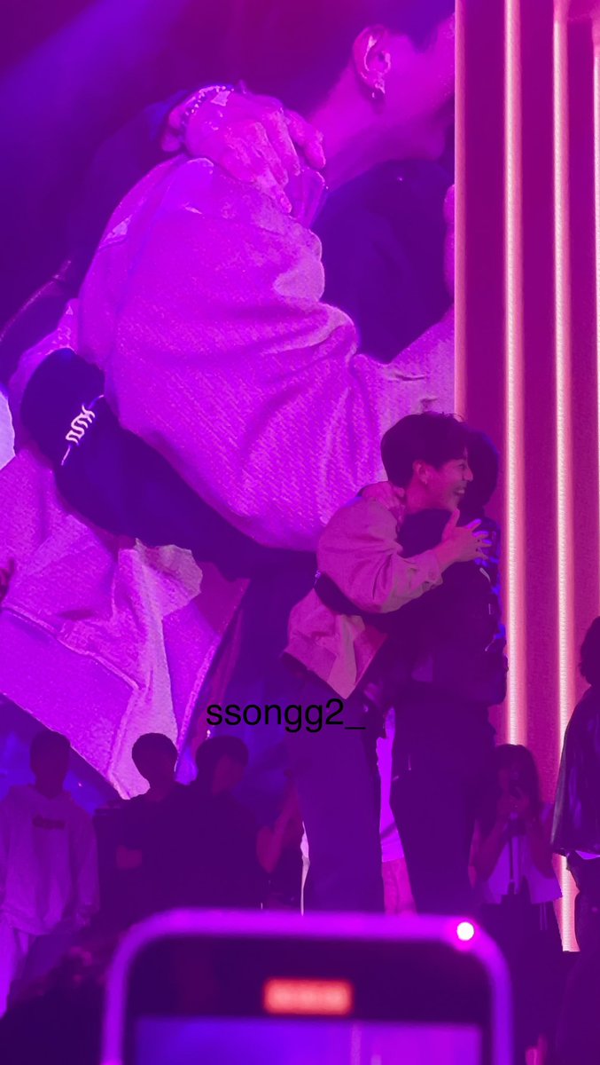 Ssongg2_'s tweet photo. กุตายห่า😭😭😭😭😭😭 #MAGICMANinLA #MAGICMANWorldTour
#JacksonWangWorldTour 
#JacksonWang https://t.co/zk5Sp7gzH5