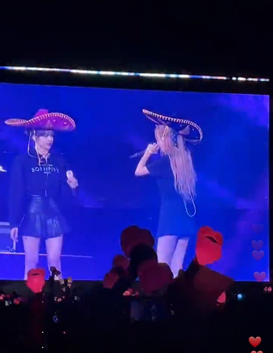 rosietonic's tweet photo. SE LOGRÓ! El proyecto de regalarle sombreros de mariachi a cada integrante de BLACKPINK de parte de los blinks mexicanos, FUE TODO UN ÉXITO! QUE ORGULLO 🇲🇽💗

MEXICO IS BLACK AND PINK
#BLACKPINKinMexico 
#BORNPINKinMexico_Day1 https://t.co/olpgGWDTHa