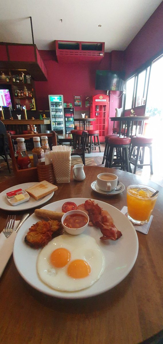 Couldn't eat a full Ian Beardsworth special, went for the baht buster