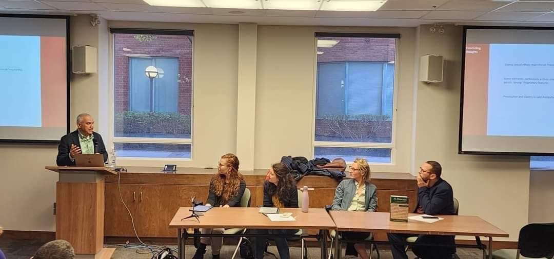 Trasis_'s tweet photo. Today, the TraSIS team in Toronto had an opportunity to present their project which was hospitably hosted by 
@KaraSeyfeddin
 
Many thanks to Walid Saleh for taking photographs and introducing the project, as well as to Mohammad Fadel for chairing the workshop ! #Trasis https://t.co/hBfFkOBrQ9