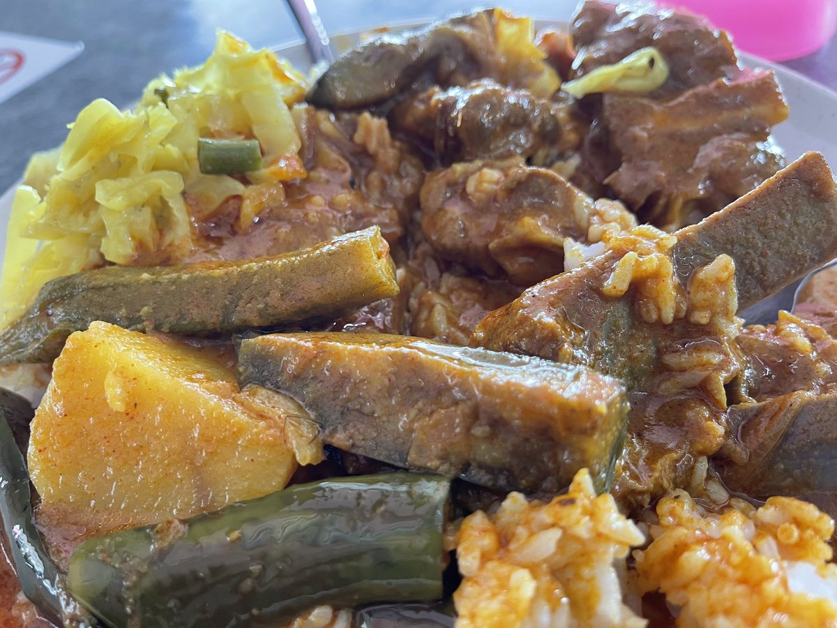 cyrildason's tweet photo. Makan tanpa rasa bersalah sekarang.
Lepas makan baru komplen makin gemuk.
#RilFood https://t.co/VujdHiA6C2