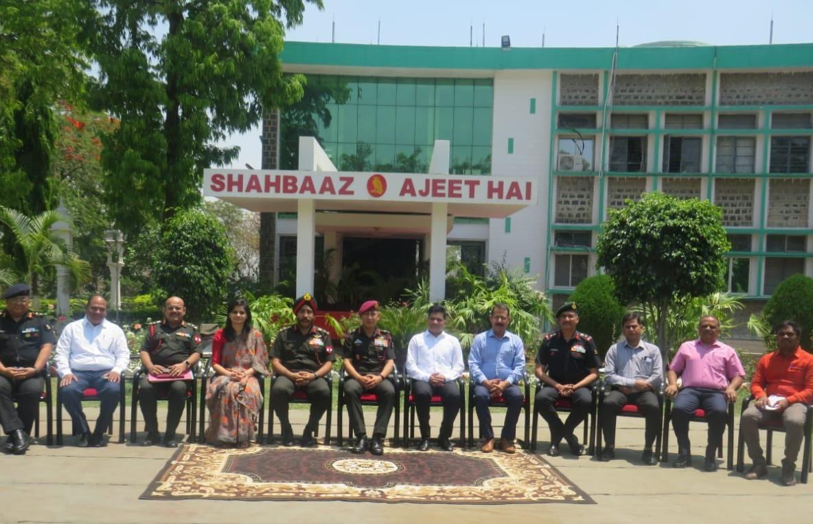 A Civil Military Liaison Conference was held at #ShahbaazDivision attended by  #Collector and District Magistrate #Sagar  and other civil administration officers to enhance synergy and  coordination between the military and civil administration.
#SudarshanChakraCorps