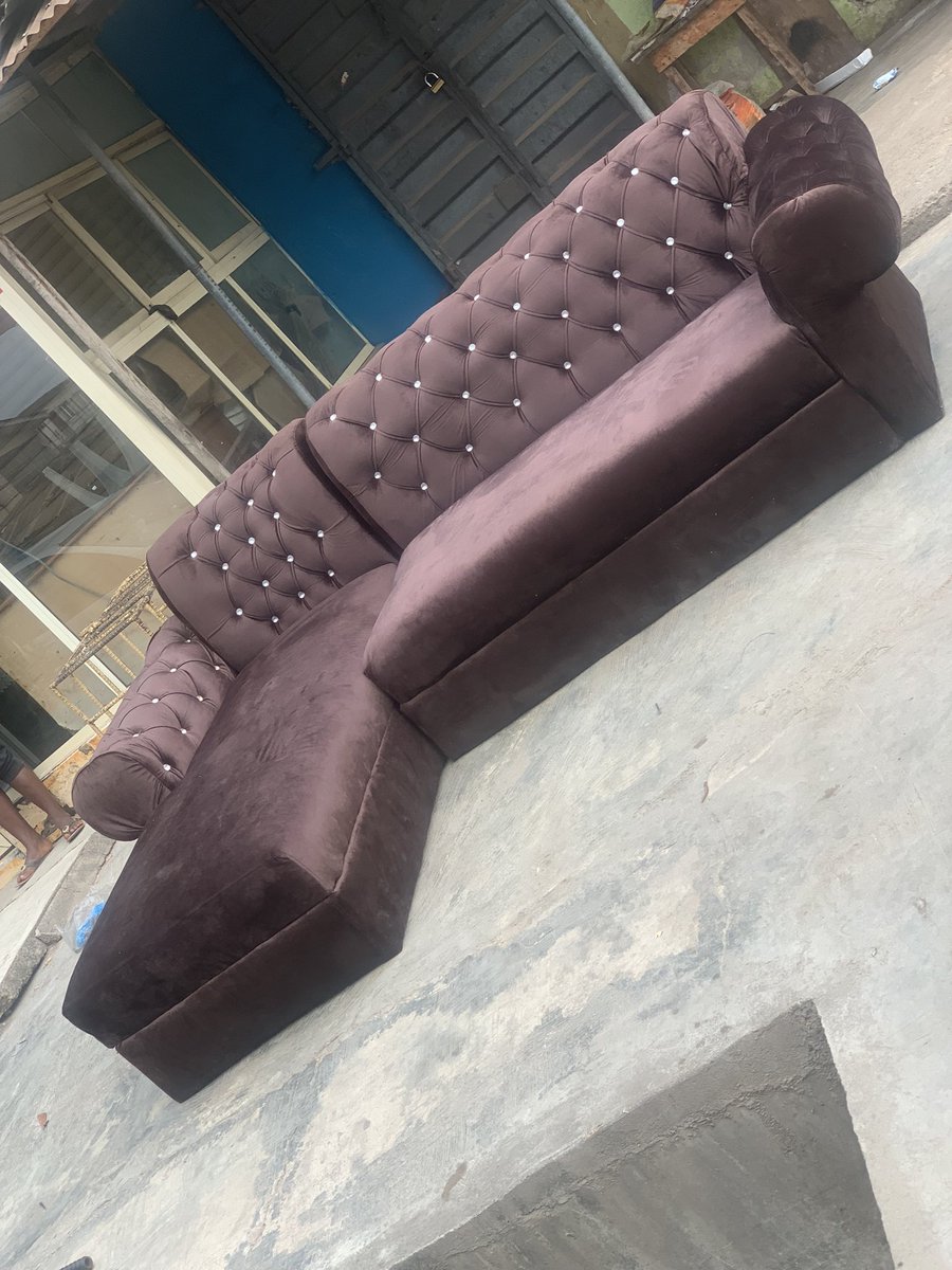 AsipitaAhmed's tweet photo. #Reupholstered L shape,,#upholstery #upholsterer #furnituredesign #furniture #sofa #Lshape #chesterfied #bespoke ..kindly RT https://t.co/RAUHVGjwNB