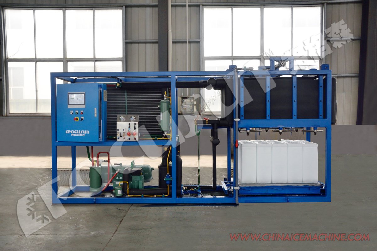 emonum328's tweet image. #Focusun Machine à glace en bloc, capacité de production 1000 kg par jour -100 blocs de glace, 10 kg/bloc ;
#fabriquedeglace #icemachinefactory #barredeglace #paindeglace #blocdeglace #glaceenbarre  #glaçonenbloc #machineaglace #blockicemachine #iceblockmachine #icemachines