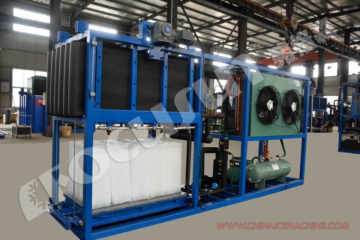 emonum328's tweet image. #Focusun Machine à glace en bloc, capacité de production 1000 kg par jour -100 blocs de glace, 10 kg/bloc ;
#fabriquedeglace #icemachinefactory #barredeglace #paindeglace #blocdeglace #glaceenbarre  #glaçonenbloc #machineaglace #blockicemachine #iceblockmachine #icemachines