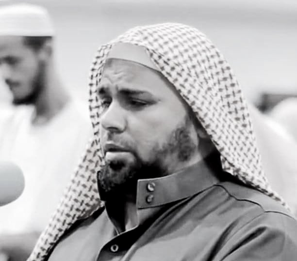 hazzaalblushi95's tweet photo. انتقل إلى رحمة الله القارئ الشيخ #عبدالله_كامل اليوم 
اللهم اغفر لعبدك #عبدالله_كامل وارحمه، وعافه واعف عنه، وأكرم نزله ووسع مدخله، واغسله بالماء والثلج والبرد، ونقه من الخطايا كما يُنقى الثوب الأبيض من الدنس.
اللهم اجعل القرآن شافعا له وحجة له يارب العالمين. https://t.co/z2IBBue2hu