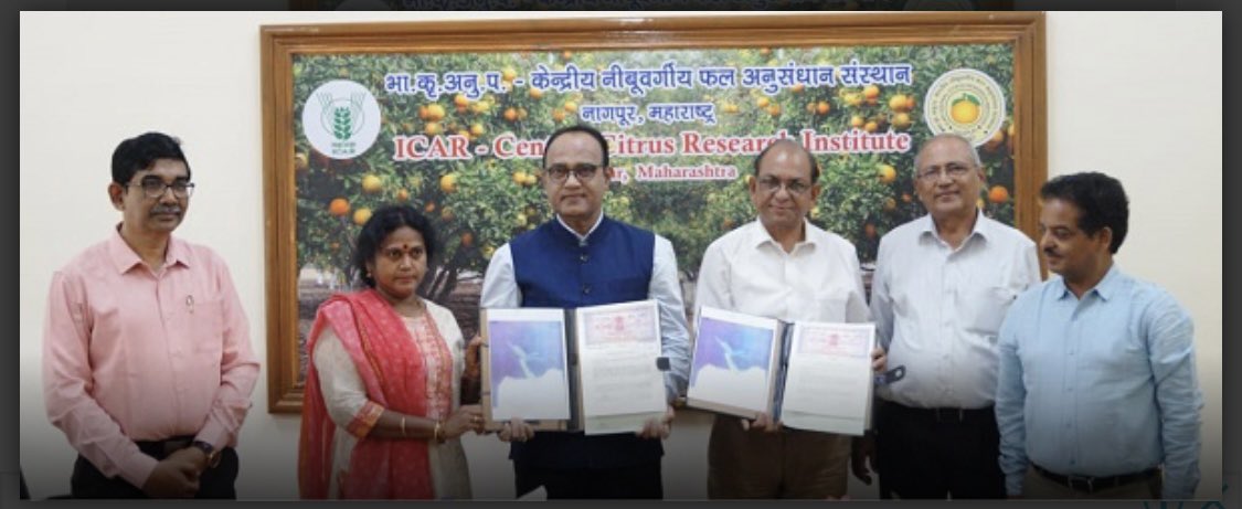 JainIrrigation's tweet photo. Jain Irrigation is glad to announce that @icarindia - Central Citrus Research Institute is now collaborated with @JainIrrigation to exchange knowledge on #CitrusFamily 🍊🍋 fruits to excel collaboratively with gaining #BetterYieldGreaterProfits and giving an uplifted face to #AgTechnology altogether 👏🏻