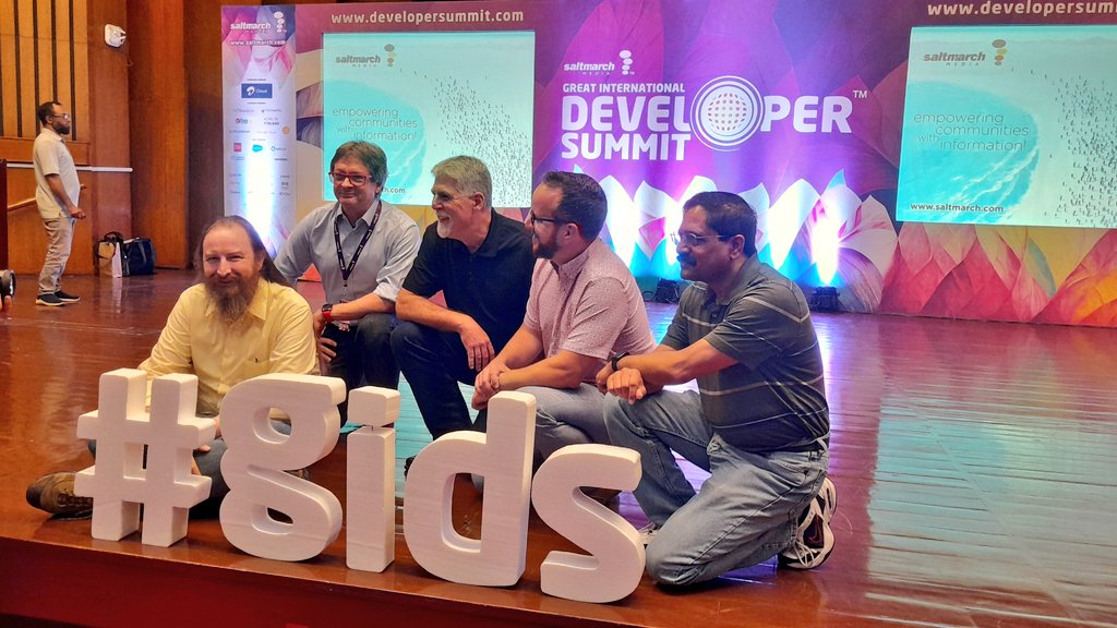 umar_elit's tweet photo. @developersummit #GIDS #developersummit 
Snap with speakers @venkat_s @markrichardssa https://t.co/pFV6GbGjvz
