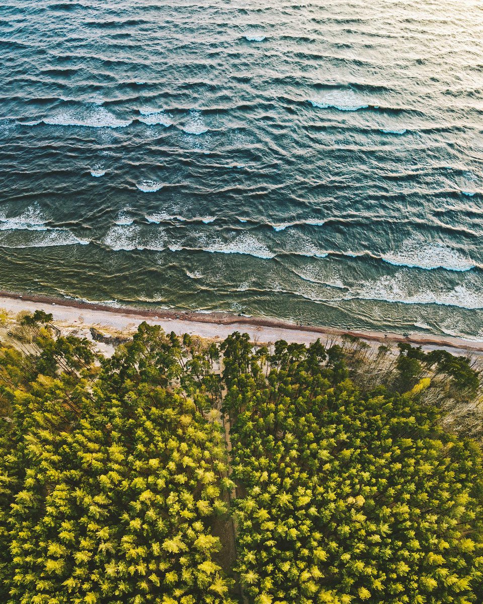 NejauNet's tweet photo. #Karklė #Lithuania #Lietuva #dronas #Mavic3 #djimavic3 #lithuaniaaerial #spring2023 #mavic3zoom #mavic3tele #balticsea #baltijosjura #karkle #olandokepure https://t.co/Mbyu0Ora5d