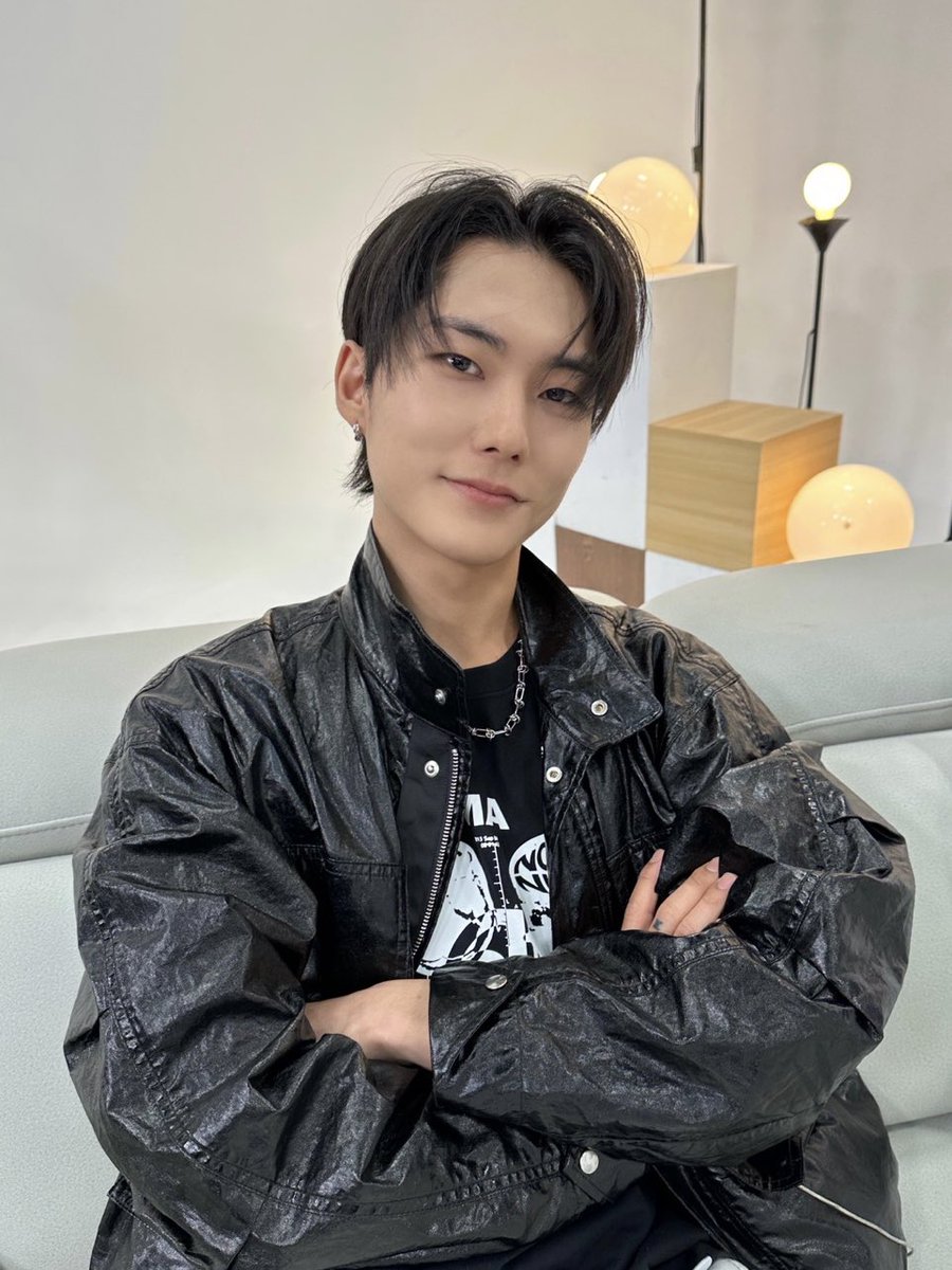 GROOVL1N_GTCK's tweet photo. [#Xydo]
잠시 후, PM 3시!
#Arirang_Radio #RADIOCLOCK 📻
#시도 와 보이는 라디오에서 
함께 만나요!
본방사수🤘 https://t.co/kqmyeKglrJ