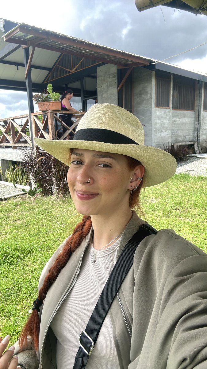 Hace mucho que no me pasaba por aquí😅✌🏻